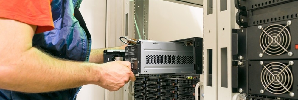 Hot Swap Operation in Data Centers