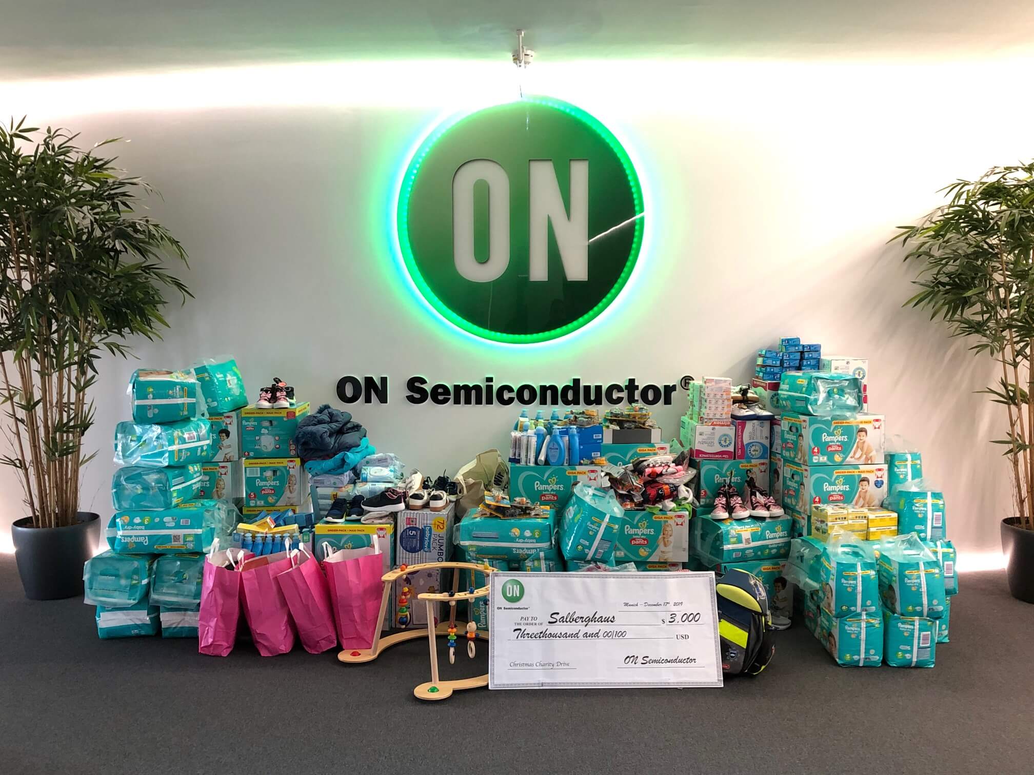 onsemi Donates $6,147 to the Salberghaus children’s home
                                       in Putzbrunn, Germany